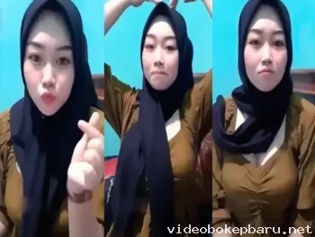 Cewek pamer barang di live cari duit